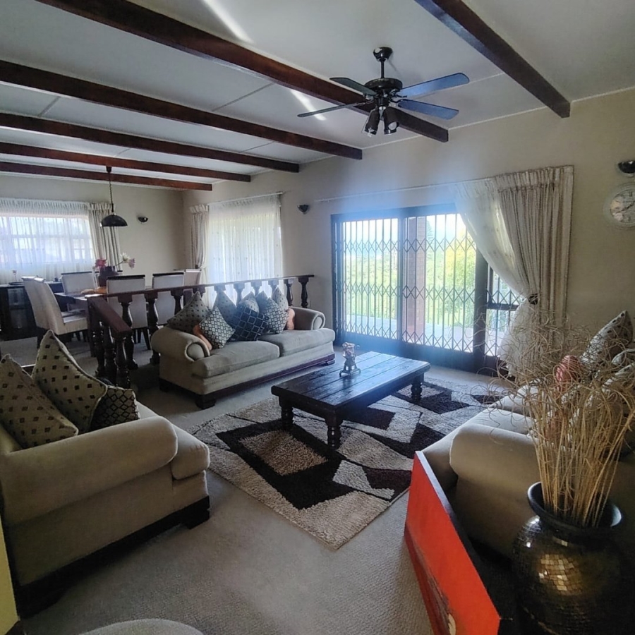 6 Bedroom Property for Sale in Baysville Eastern Cape